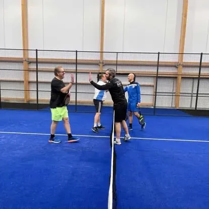 Les enfants du club découvrent les sports de raquette